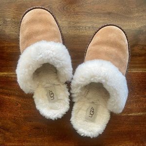 Women’s UGG Sherpa Slippers SZ 8